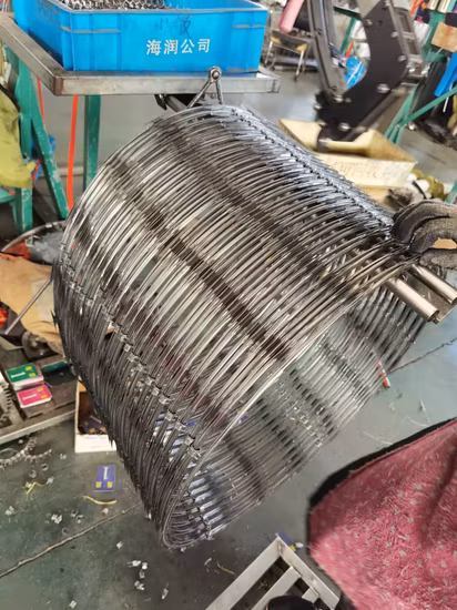 Alambre de púas de acero inoxidable con 201 304 310S 316 316L 2X2 Hierro soldado doble Metal Ss Inox Spring 304wire Mesh Fence Anti Climb Razor Security Cold Drawn Light